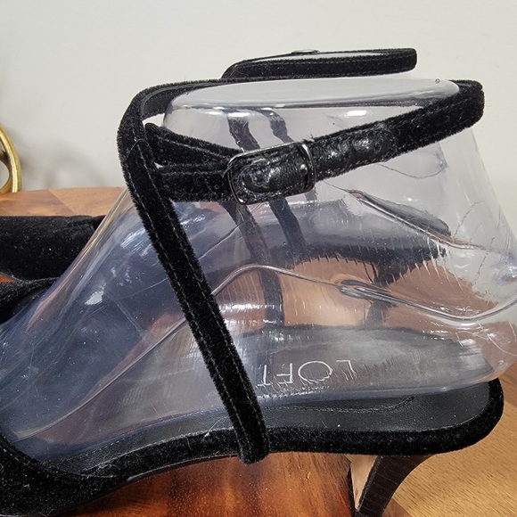 Ann Taylor Loft Black Heels Women's Size 7 Wrap Around Ankle Strap Kitten Heel - Picture 8 of 13